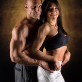 Cassandra e Fabrizio, una coppia di bodybuilders in studio